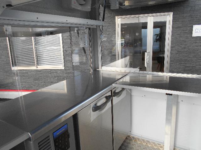 □ K-BOX DA16型 アーリーフェイス サイドアップ仕様 冷蔵庫の高さに合わせたオーダーメイドのステン張り調理台!