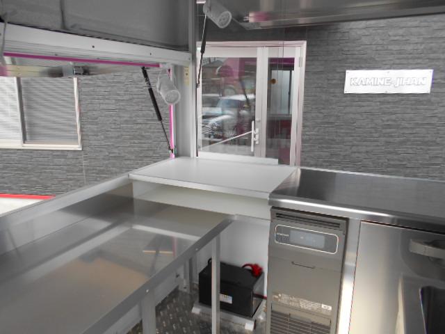 □ K-BOX DA16型 シトロエンフェイス NEWオールペイント仕様 オーダーメイドの調理台、ステンレス張り!清潔感溢れる使い勝手抜群の内装に仕上がりました♪